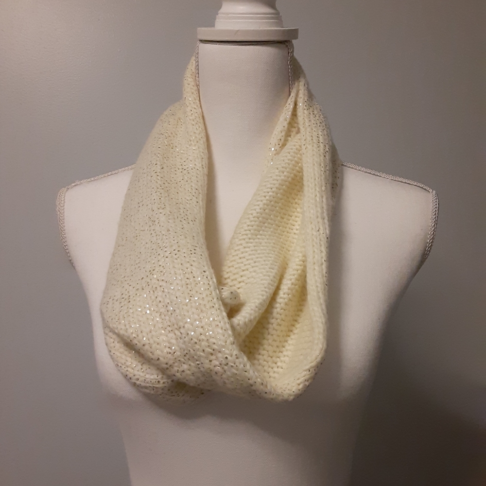 William Rast Short Infinity Scarf Cream OSFM